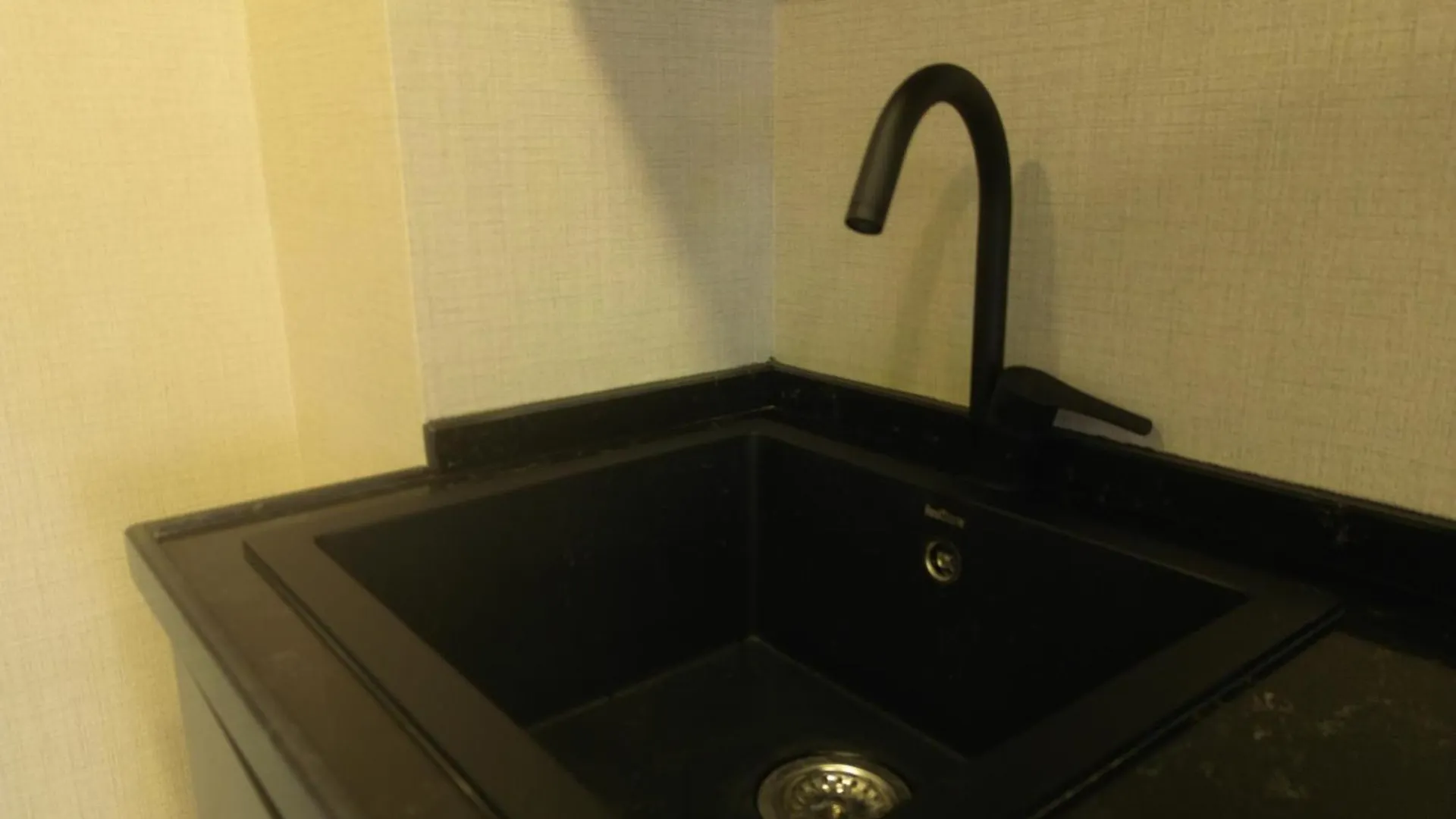 Questa Deluxe Hotel Trebizonda